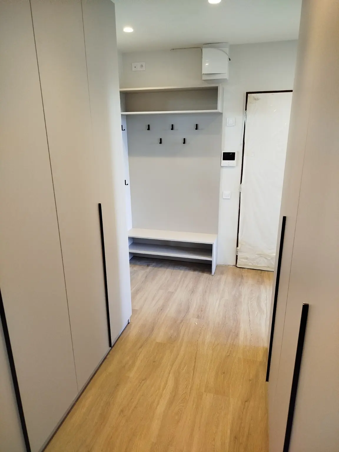 Apartment storage system — Overall view